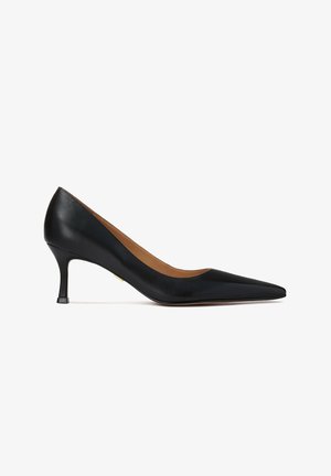 Mustast nahast terava ninaosaga kingad elegantse siluetiga, madala kontsa ja siledalt viimistletud pinnaga. Sisevooder on beež ja varustatud minimaalse riistvaraga.