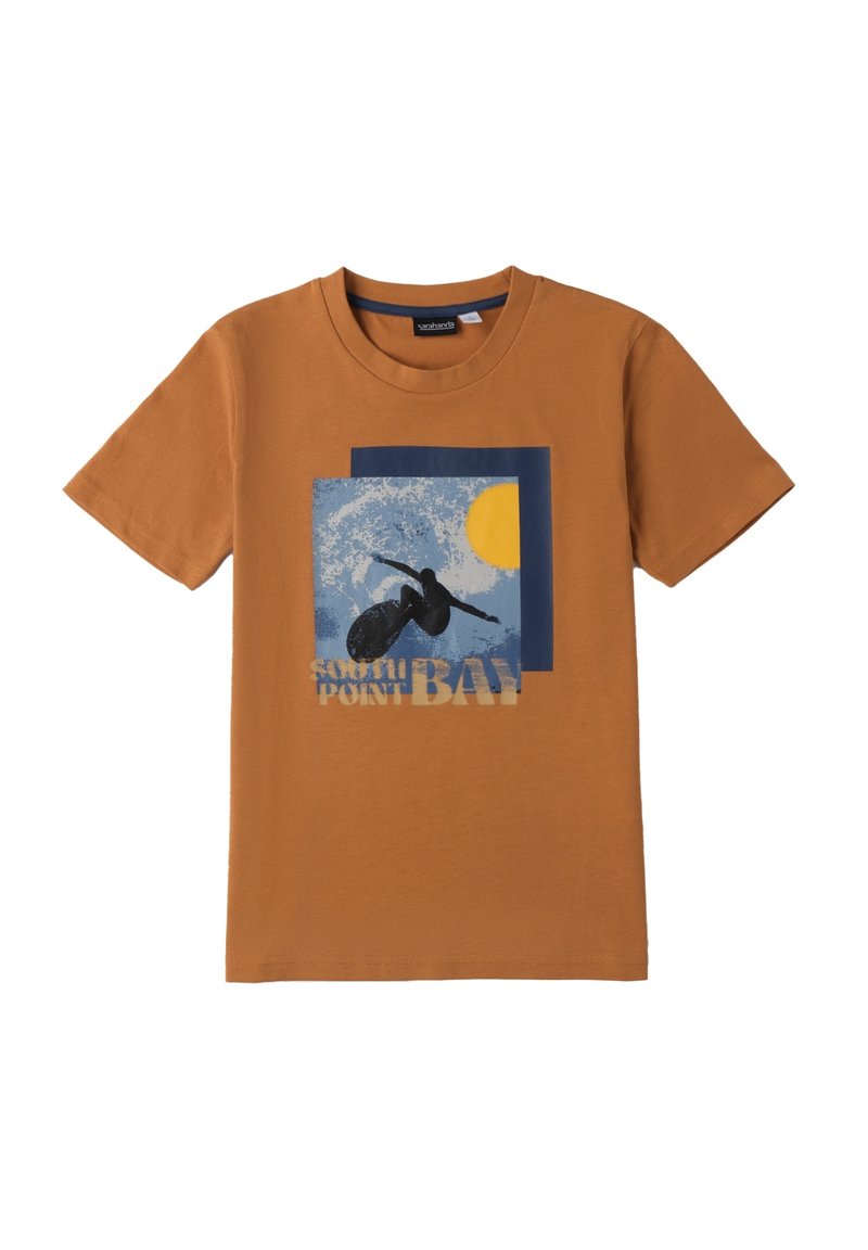Brązowy bawełniany T-shirt z krótkimi rękawami, z niebieską grafiką surfera, żółtym słońcem i napisem „SOUTH POINT BAY.”