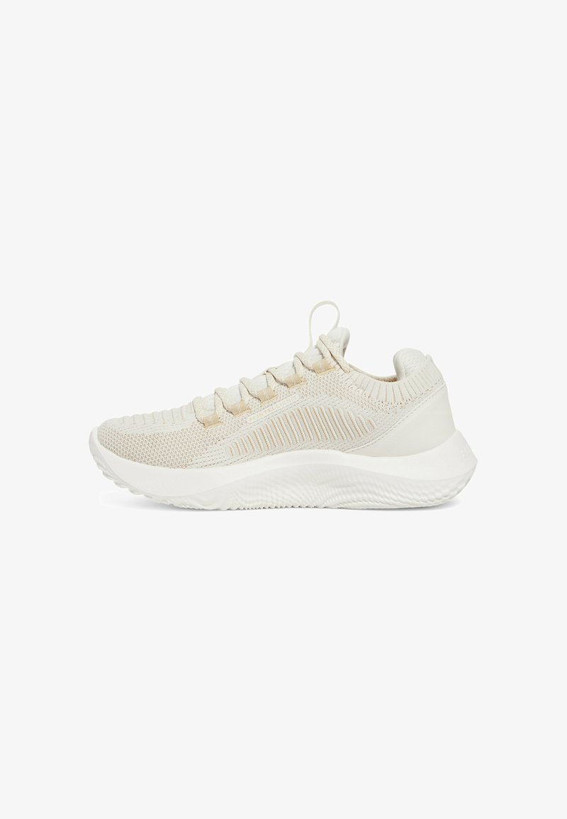 Sneakers beige chiaro con tomaia in maglia tessurizzata, dotati di suola intermedia bianca, sei occhielli per i lacci e suola con motivo di trazione.