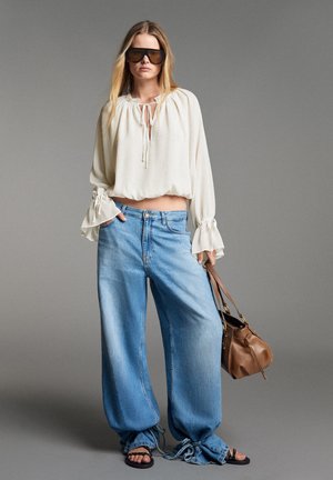 Bershka, CHIFFON LONG SLEEVE SHIRT - SHIRT - Blouse - beige
