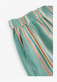Sélectionné, green stripe