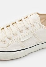 superga 2490 bold organic