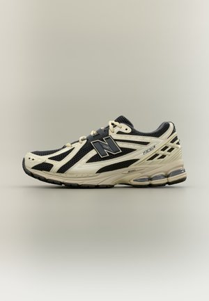 New Balance, U1906 UNISEX - Маратонки - offwhite/black