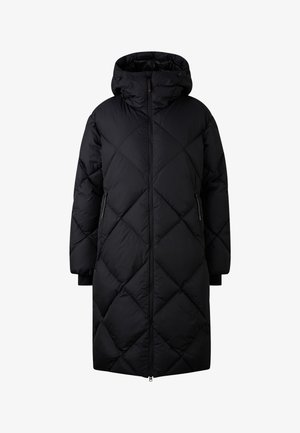 Zwarte donzen jas met capuchon, met een diagonaal doorgestikt patroon, een ritssluiting aan de voorkant en zijzakken. Lange, gladde textuur voor extra warmte.