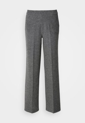 Pantaloni larghi grigi, con texture, dotati di una fascia piatta in vita e pieghe frontali. Realizzati in un materiale morbido, presentano un classico profilo dritto.