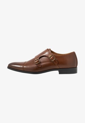 Elegantní nazouvací boty - cognac