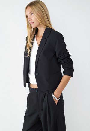 Balmohk, Cropped with Lapel Collar - Blazer - black