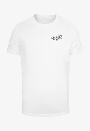 Tricou alb din bumbac, cu un mic design grafic text negru pe piept. Simplu, cu mâneci scurte și guler rotund.