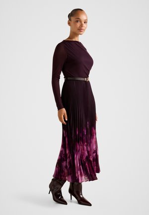 Forever New ADELINA 2 IN 1 PLEAT MIDI - Maxi dress - plum mae abstract