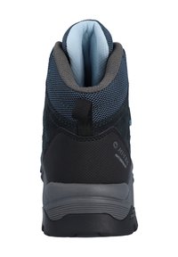 Heren wandelboots met een mix van zwart en grijs materiaal, een gestructureerde bovenkant, blauwe mesh voering en een verstevigde hak met trekhaak.