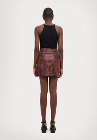 Just Cavalli MINI FLARE - Jupe portefeuille - barbados cherry