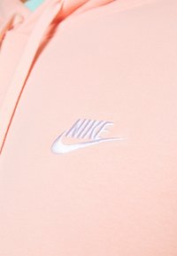 Nike Sportswear SPORTSWEAR CLUB FLEECE - Sweatshirt com capuz - arctic orange/white