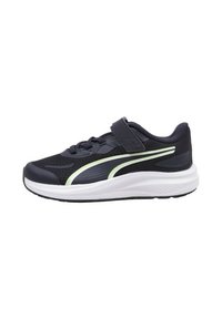 Scarpa sportiva nera con tomaia in mesh traspirante, striscia verde, cinturino in velcro e suola bianca, caratterizzata da un design texturizzato per una migliore aderenza.