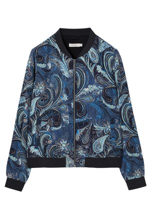 Minta nélküli bombázó dzseki kék paisley mintával sötét alapon. Rugalmas mandzsetták és derékpánt, elöl cipzár záródással.