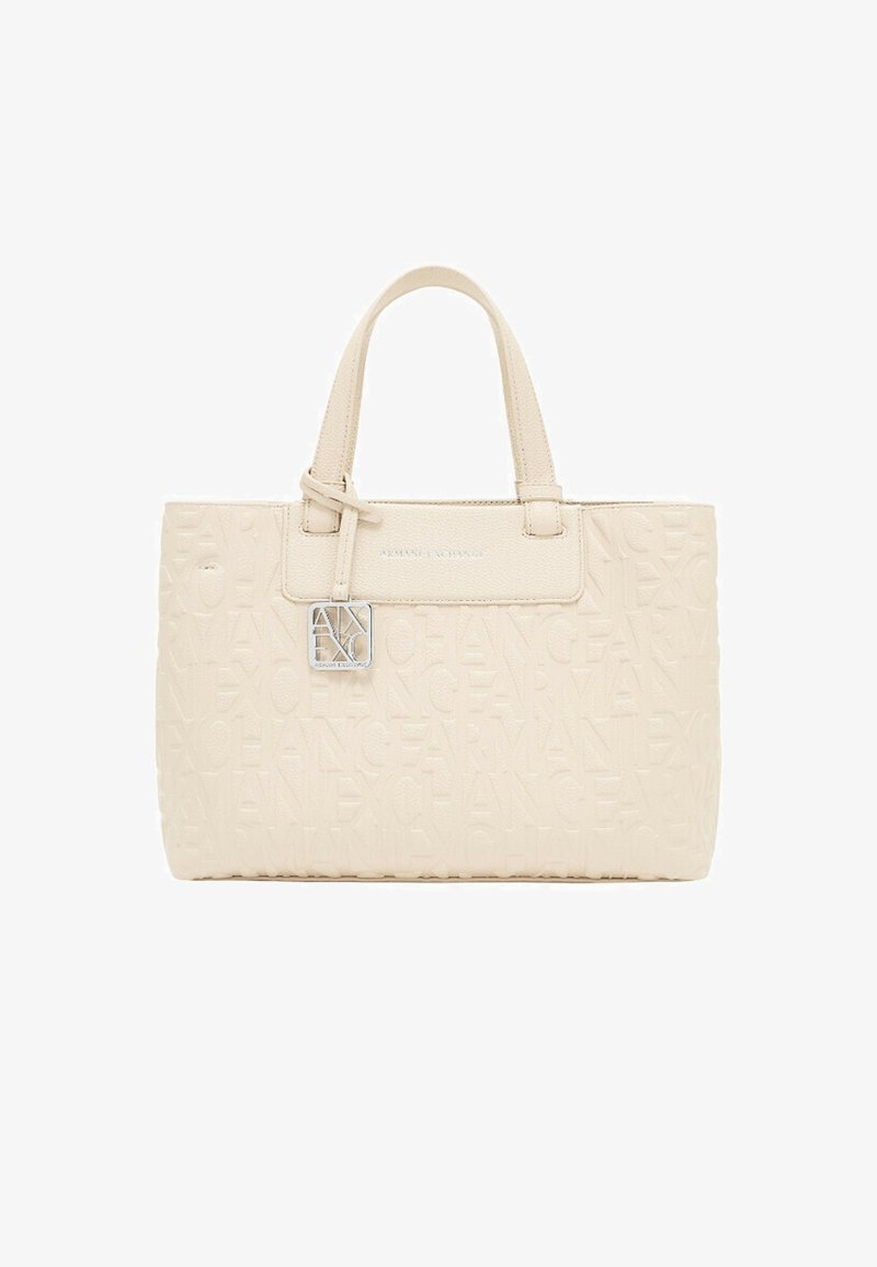 Borsa a spalla in finta pelle beige con motivo logo impressa, due manici e dettagli in hardware argentato. Forma rettangolare strutturata, texture liscia.