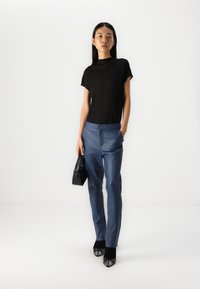 2nd Day LEYA STRETCH Pantaloni di pelle ensign blue/blu