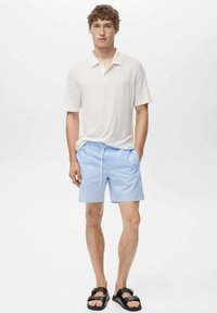 Mango SEERSUCKER - Badeshorts - light blue