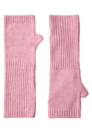 Paire de gants sans doigts en tricot rose avec ouvertures séparées pour le pouce et poignets côtelés, posés à plat sur un fond blanc.