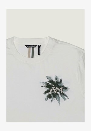 T-shirt bianca a girocollo con grafica di foglia di palma verde e logo "AM" sul petto, etichettata "Antony Morato" con taglia media a vestibilità regolare.