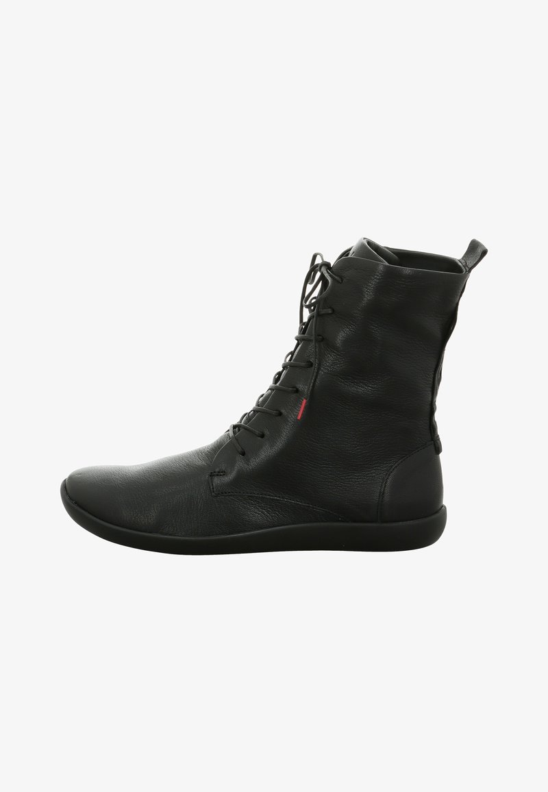 Zwarte leren enkellaarzen met een strak, glad oppervlak, ronde neus, veters aan de voorkant en een handige trekband achteraan voor gemakkelijk aan- en uittrekken.