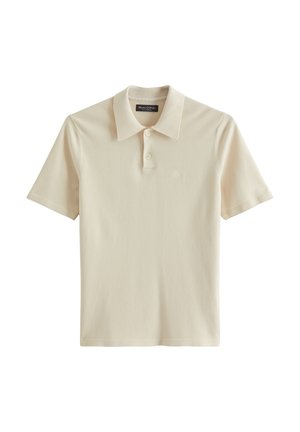Beżowa koszulka polo z krótkim rękawem, z dwoma guzikami i kołnierzykiem, z małym haftowanym logo na piersi.