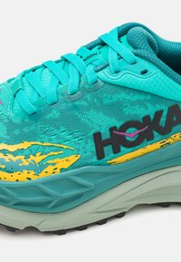 HOKA STINSON 7 - Bėgimo bateliai, skirti nelygiam paviršiui - electric aqua/oceanic