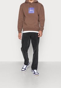 HUF Felpa con cappuccio - brown