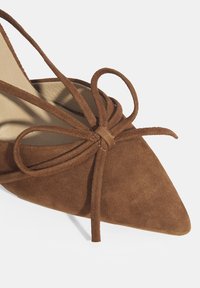 Desa Muiltjes met hak - brown