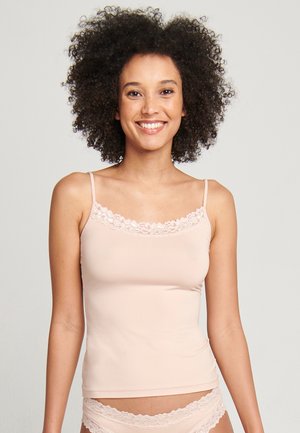 Lichtroze tanktop met dunne bandjes, met een kanten rand langs de halslijn. Vloeiende stof met een aansluitend ontwerp, gecombineerd met bijpassende kanten onderstukken.