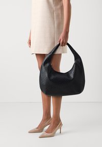 Pieces - PCSANNA BRAIDED SHOPPER - Handbag - black Thumbnail Image 1