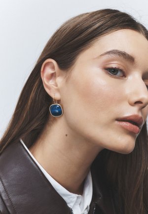 Next, RESIN PULL THROUGH EARRINGS . - Ohrringe - blue