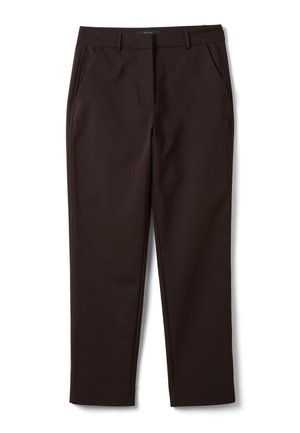 Pantalon marron foncé à jambes droites avec passants de ceinture et poches latérales sur fond blanc.