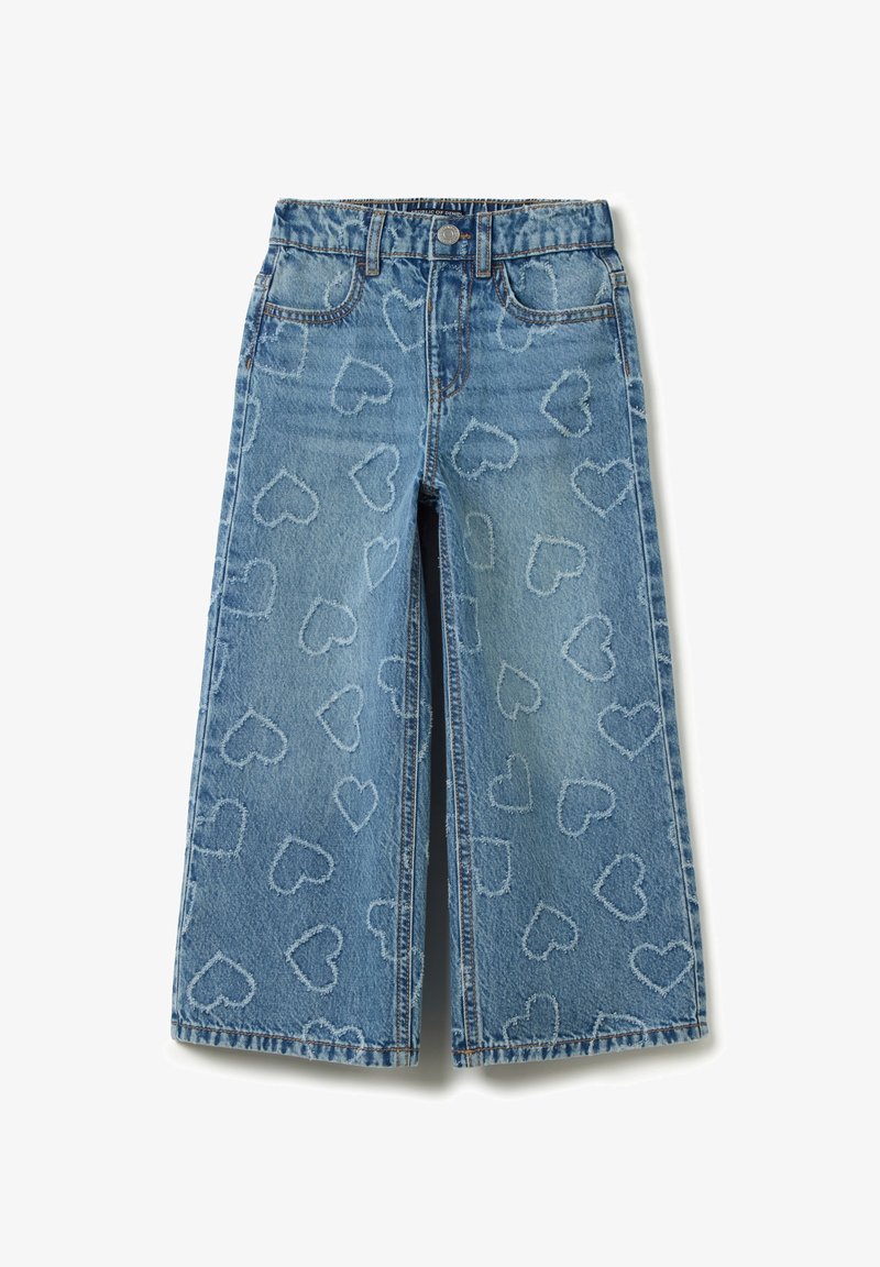 Jeans ampi in denim azzurro chiaro con cuciture a forma di cuore, dotati di chiusura a bottone e design a cinque tasche.