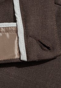 Benu Broek - brązowy