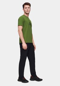 Alpinus - T-shirt z nadrukiem