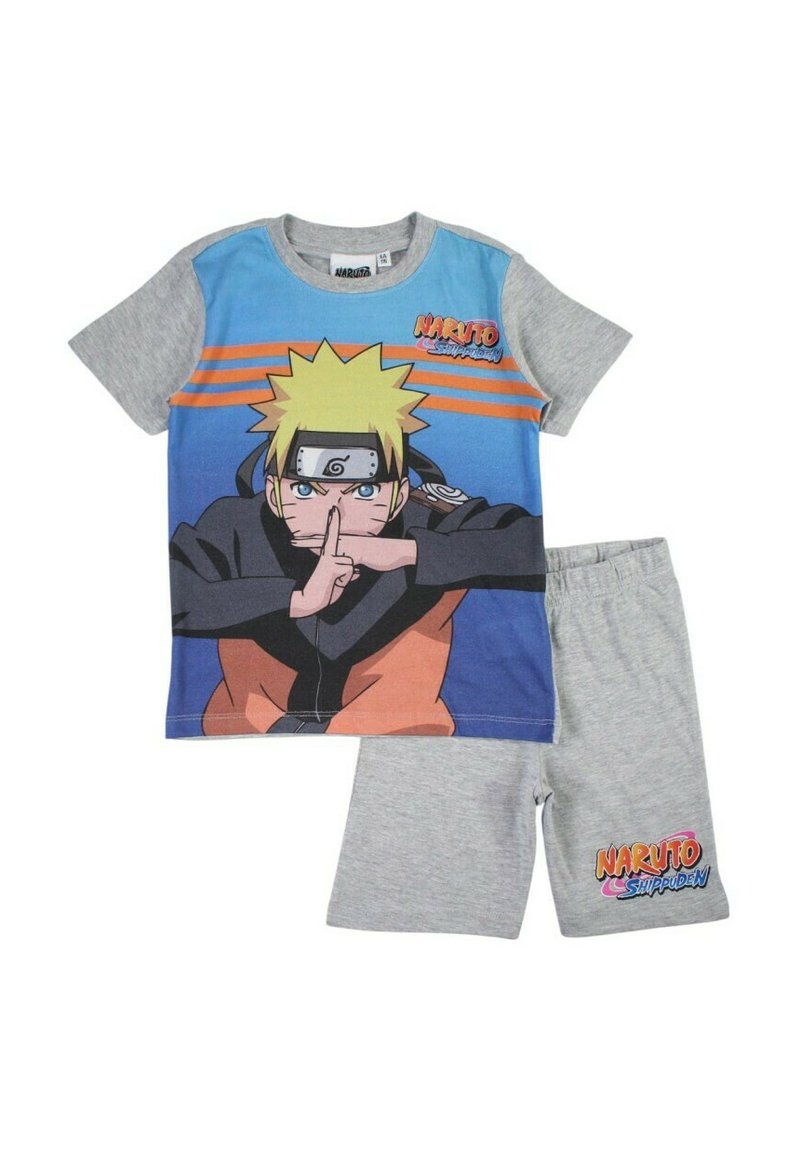 Ensemble enfant comprenant un short gris et un t-shirt assorti avec Naruto Uzumaki en position de ninja et le texte "Naruto Shippuden" en orange et bleu.