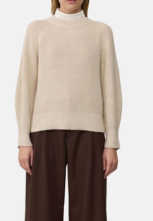 - Sweter