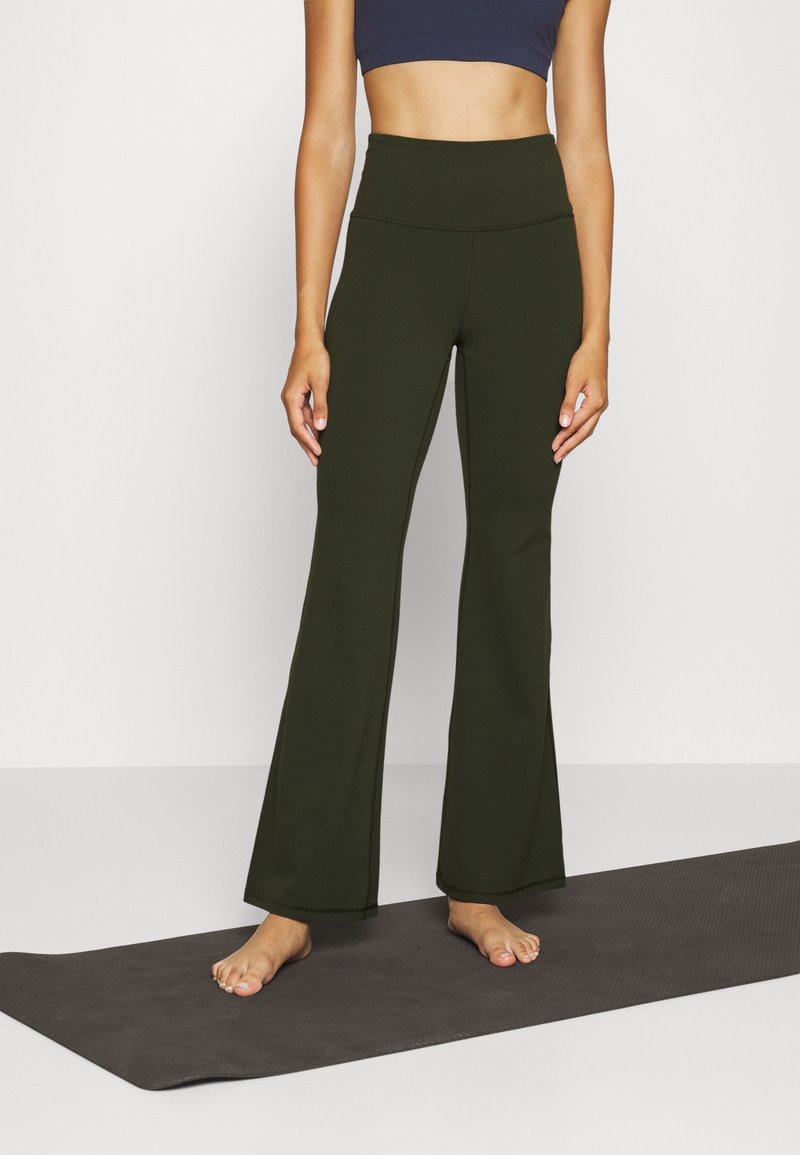 Athleta ELATION FLARE PANT - Leggings - aspen olive