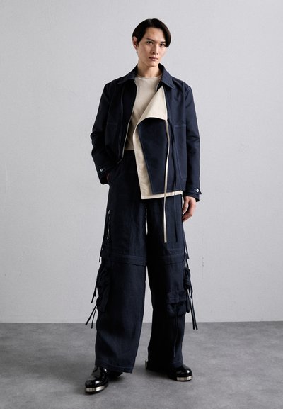 Dhruv Kapoor MODULAR PANTS - Reisitaskuhousut - navy