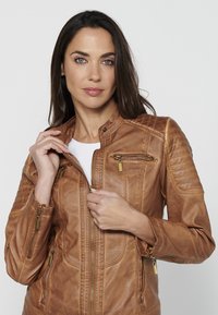 Koroshi Jakna od umjetne kože - camel