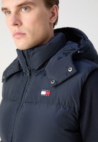 Tommy Jeans ALASKA Weste dark night navy/dunkelblau