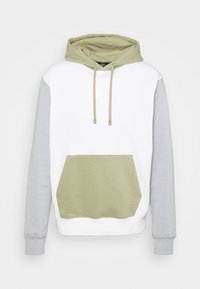 Huvtröja med huva som har en vit kropp, grå ärmar och en olivgrön ficka. Bomullsblandning med en mjuk textur och dragsko i huvan.