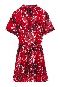Vestido floral rojo con mangas cortas, escote en V, cintura con lazo y dobladillo con volantes. La tela tiene una textura ligera y suave.