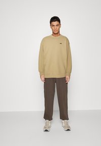Levi's® Gold Tab CREW - Sportska majica - incense