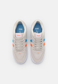 Globe ENCORE 2 - Trainers - cloud/blue/orange