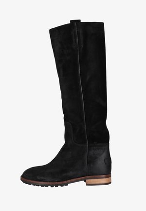 Bota de ante negra hasta la rodilla con punta redondeada y tacón de madera apilada. Presenta una textura suave y un diseño minimalista sin adornos.