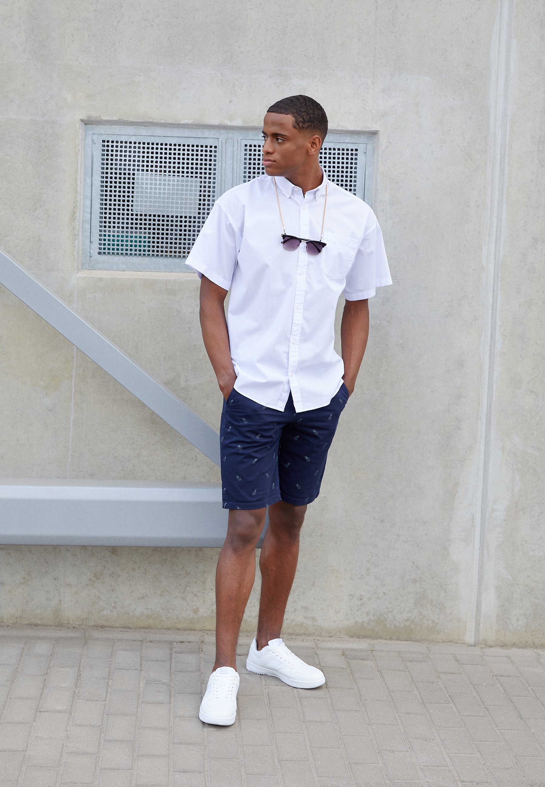 jones white trainers