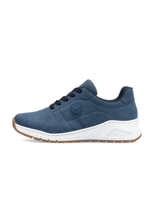 Marineblaue Sneaker aus Wildleder mit weißer Gummisohle. Verfügt über Schnürsenkel und ein Logodetail an der Seite, strukturierte Gummisohle für besseren Halt.