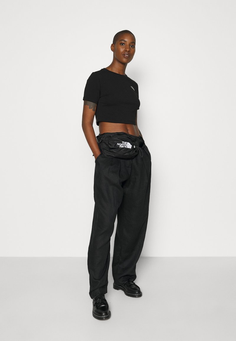 Damen T-Shirts | The North Face CROP TEE T-Shirt basic black/schwarz - JD08387 Damen T-Shirts | The North Face CROP TEE T-Shirt basic black/schwarz - JD08387