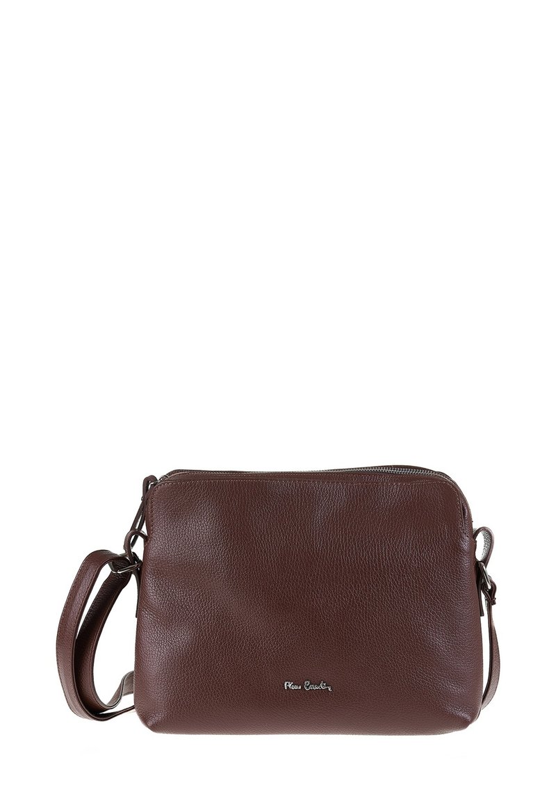 Borsa a tracolla in pelle marrone con superficie texture, chiusura con zip e tracolla regolabile. Presenta un sottile dettaglio del logo sul fronte.